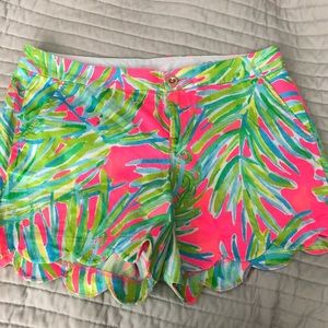 Lilly Pulitzer buttercup scallop shorts